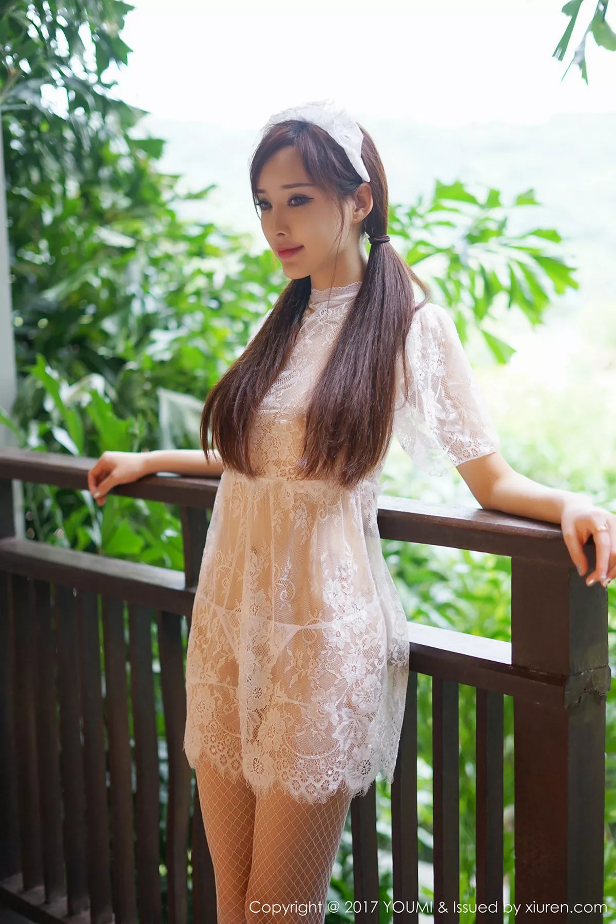 秀人集.com_[YouMi尤蜜荟]Vol.052_女神土肥圆矮挫穷普吉岛旅拍性感女仆装秀傲人豪乳诱惑写真40P