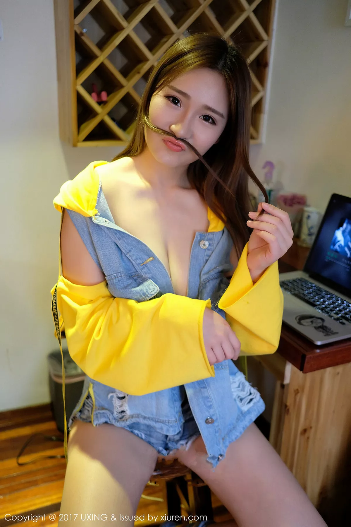 秀人集.com_[UXING优星馆]Vol.057_嫩模羊羊Suger清新牛仔服秀凹凸身材全脱秀美乳诱惑写真40P