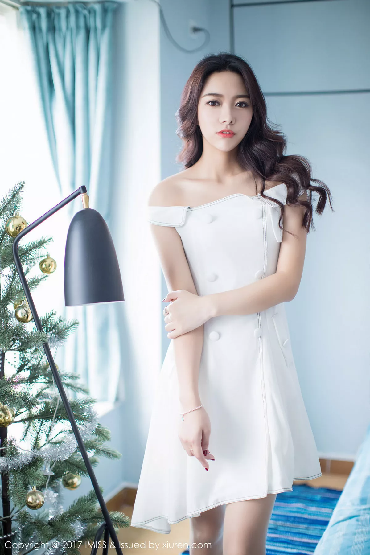 秀人集.com_[IMISS爱蜜社]Vol.174_新人嫩模嫣儿居家白色连身裙秀苗条身材婀娜多姿性感写真65P