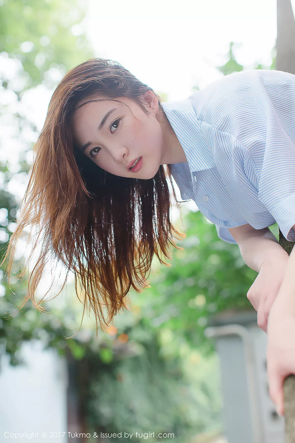 秀人集.com_[Tukmo兔几盟]Vol.099_新人妹子绵绵户外清爽连身裙西瓜外拍阳光甜美写真40P