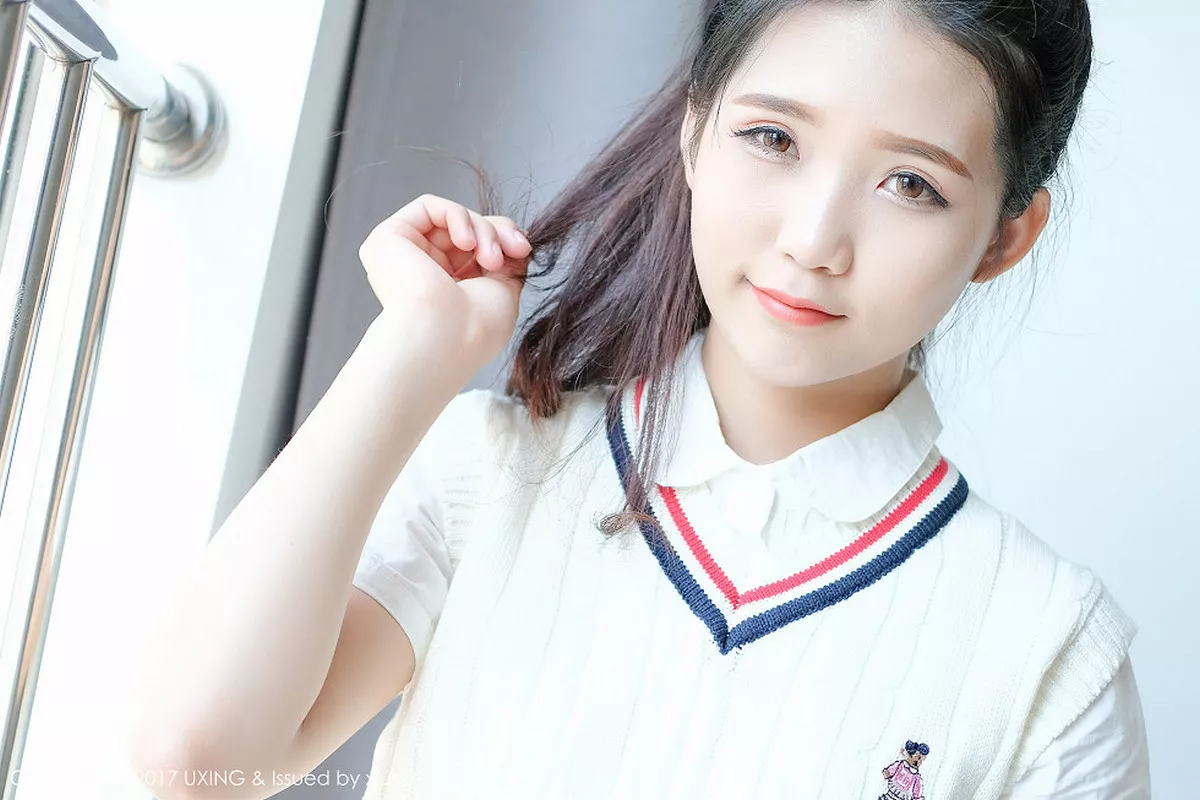 秀人集.com_[UXING优星馆]Vol.056_嫩模可爱的小叶子清纯学生装+居家性感内衣秀美胸写真38P