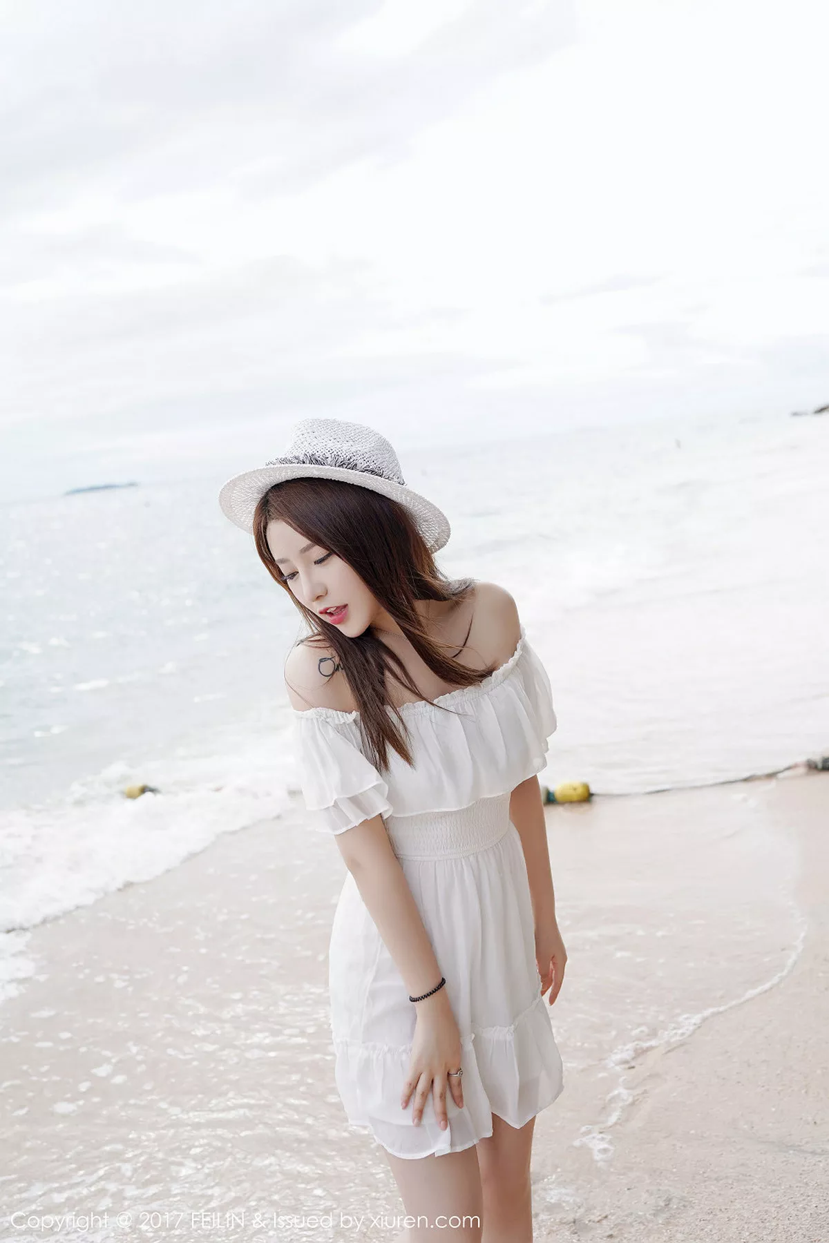 秀人集.com_[FeiLin嗲囡囡]Vol.104_嫩模芷儿Momoko海边清纯白色薄纱裙+全裸泡泡浴诱惑写真40P