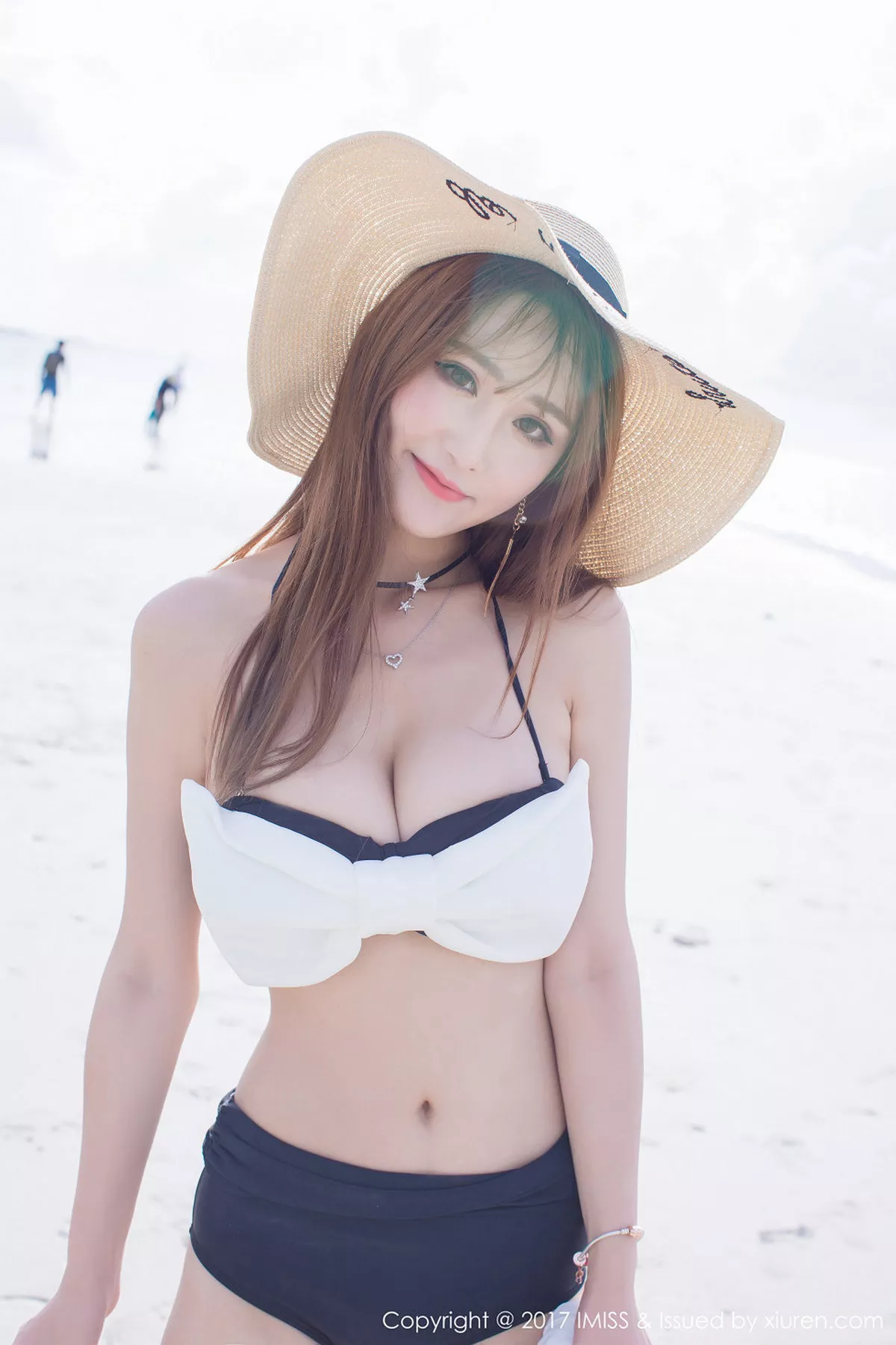 秀人集.com_[IMISS爱蜜社]Vol.179_气质美女妤薇Vivian沙巴旅拍绝美芭比娃娃完美身材写真42P