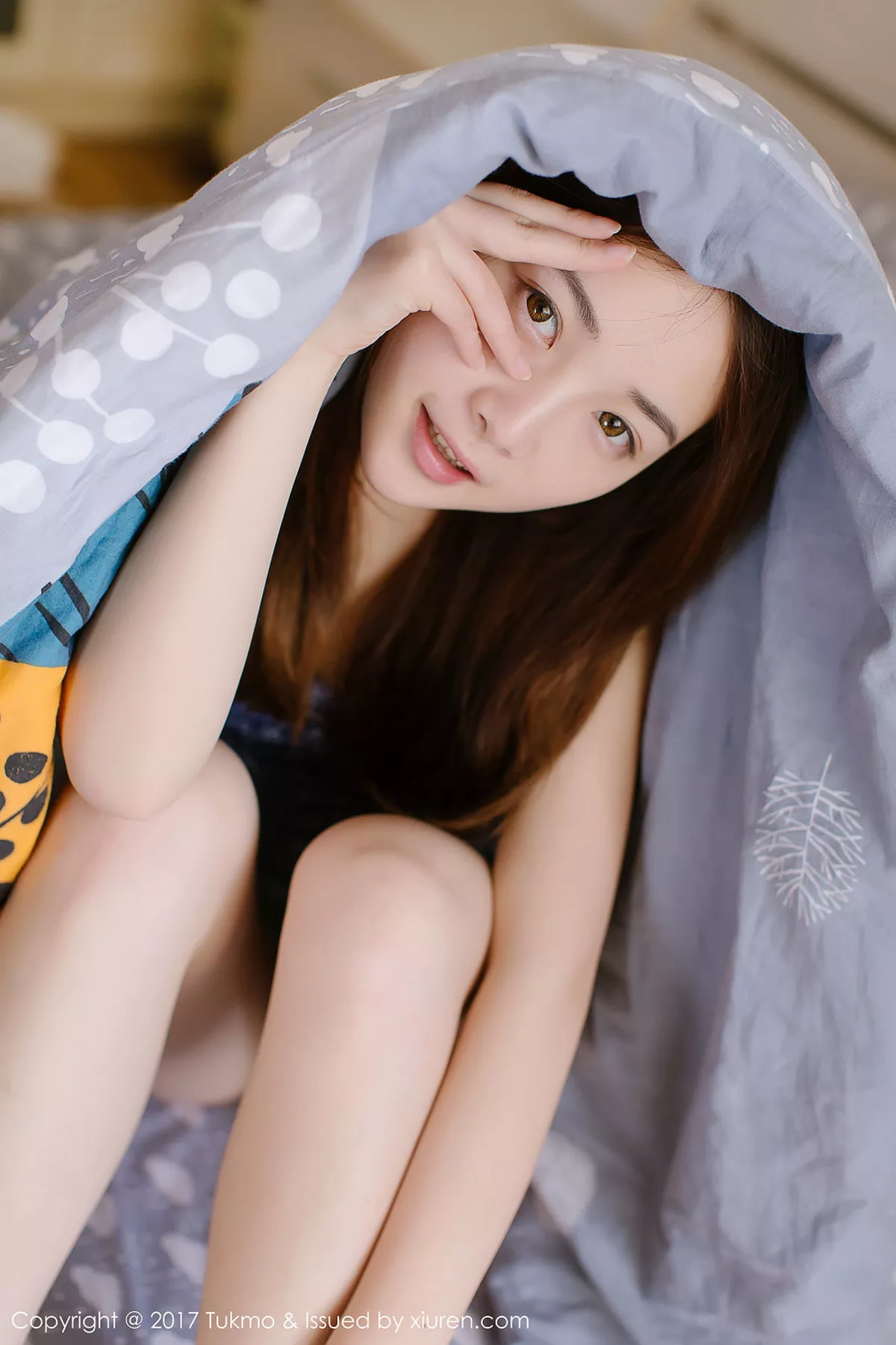 秀人集.com_[Tukmo兔几盟]Vol.096_嫩模绵绵居家吊带背心牛仔短裤秀完美身材清爽迷人写真40P