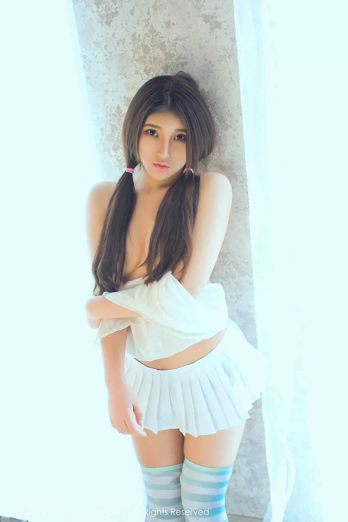 秀人集.com_[XiuRen秀人网]No.783_嫩模当然是小熊呀黑色破烂丝袜+百褶裙开胸撩人姿势诱惑写真44P