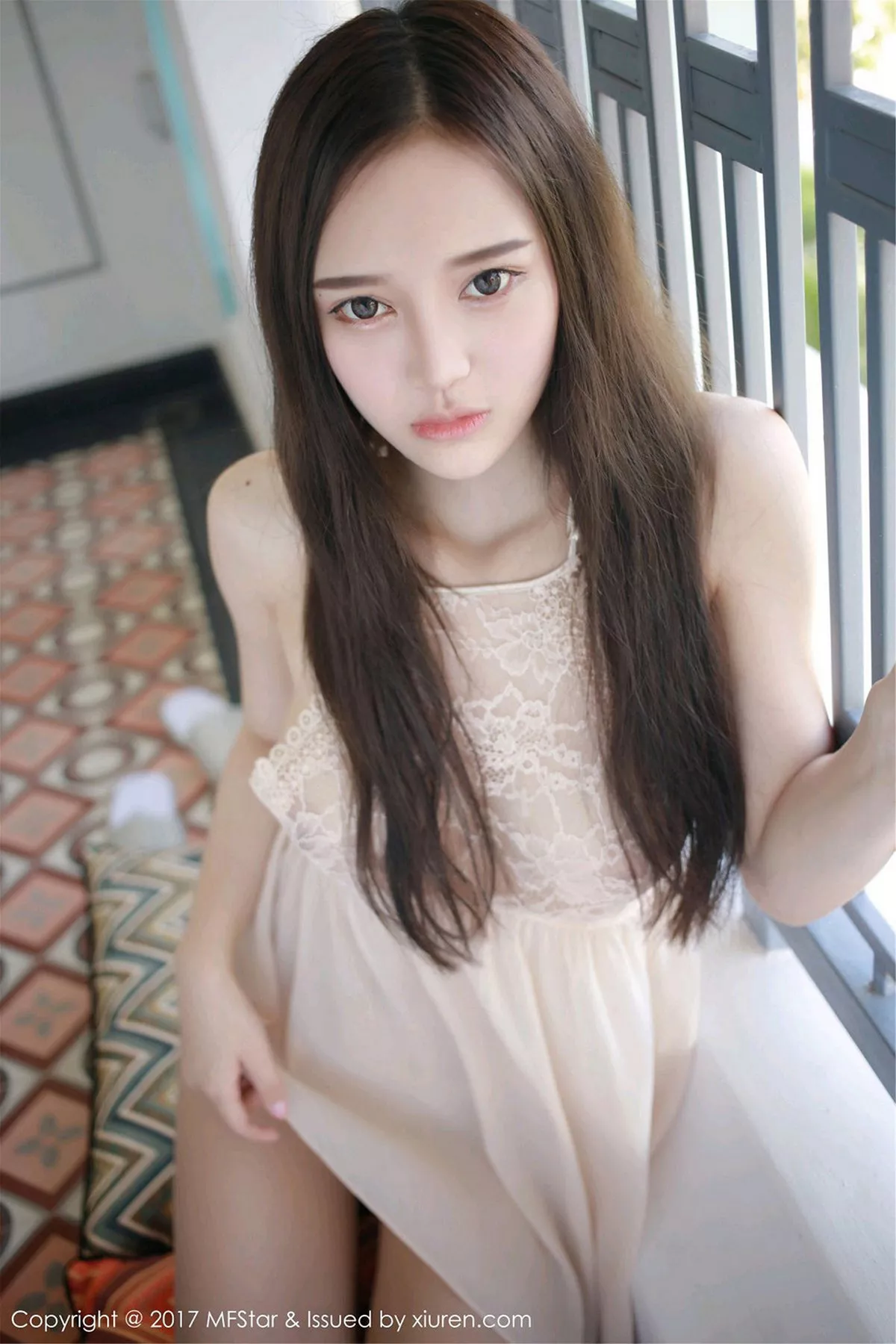 秀人集.com_[MFStar模范学院]Vol.101_女神唐琪儿il心愿旅拍粉嫩蕾丝裙透视秀豪乳诱惑写真51P