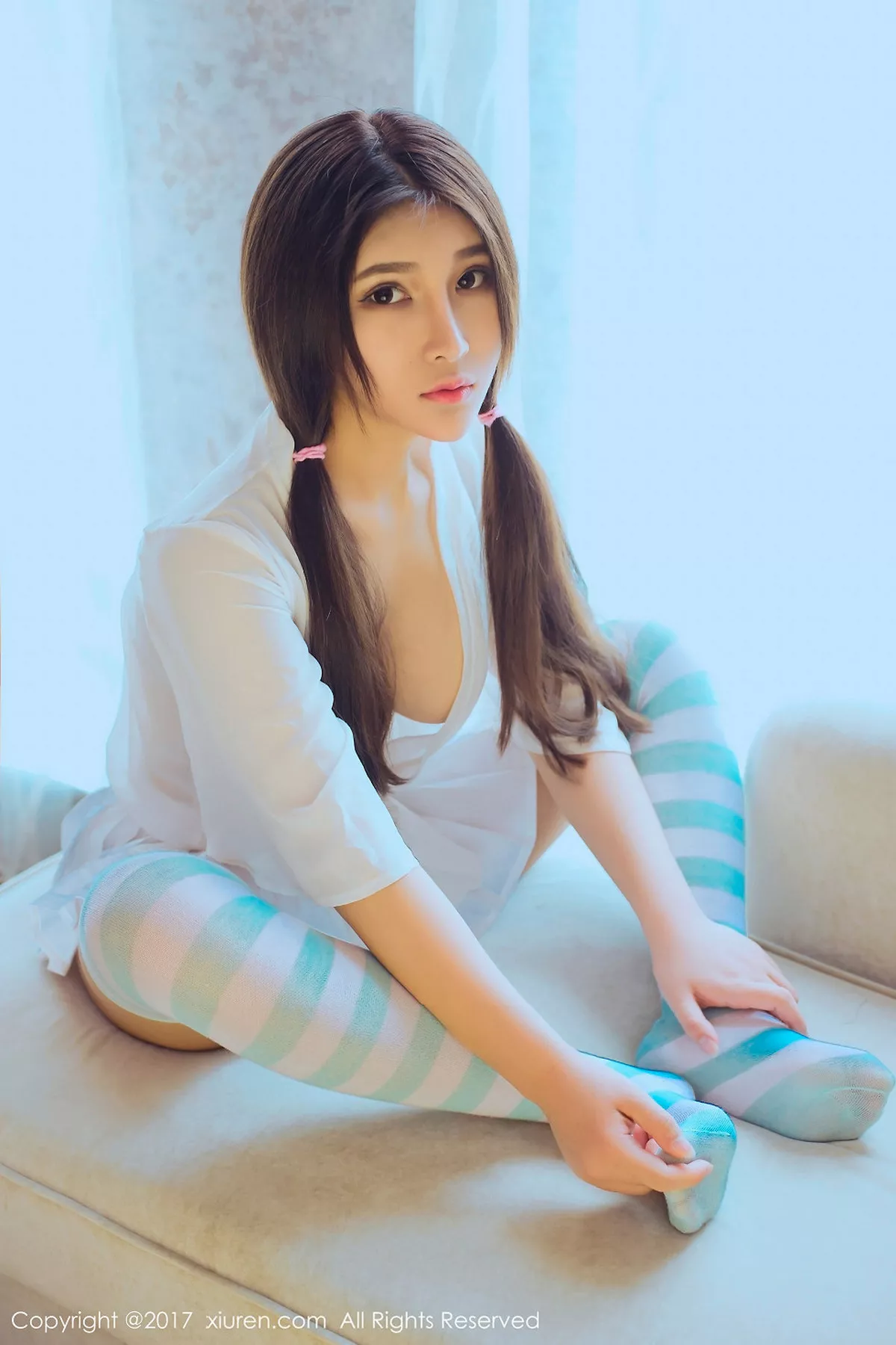 秀人集.com_[XiuRen秀人网]No.783_嫩模当然是小熊呀黑色破烂丝袜+百褶裙开胸撩人姿势诱惑写真44P