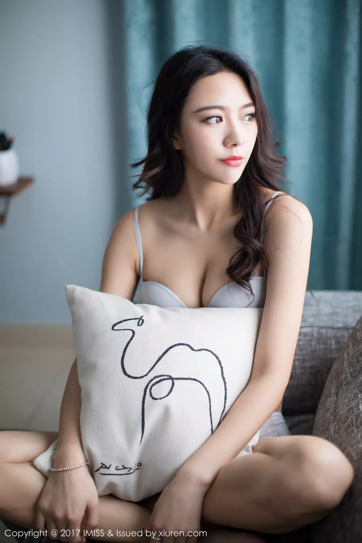 秀人集.com_[IMISS爱蜜社]Vol.174_新人嫩模嫣儿居家白色连身裙秀苗条身材婀娜多姿性感写真65P