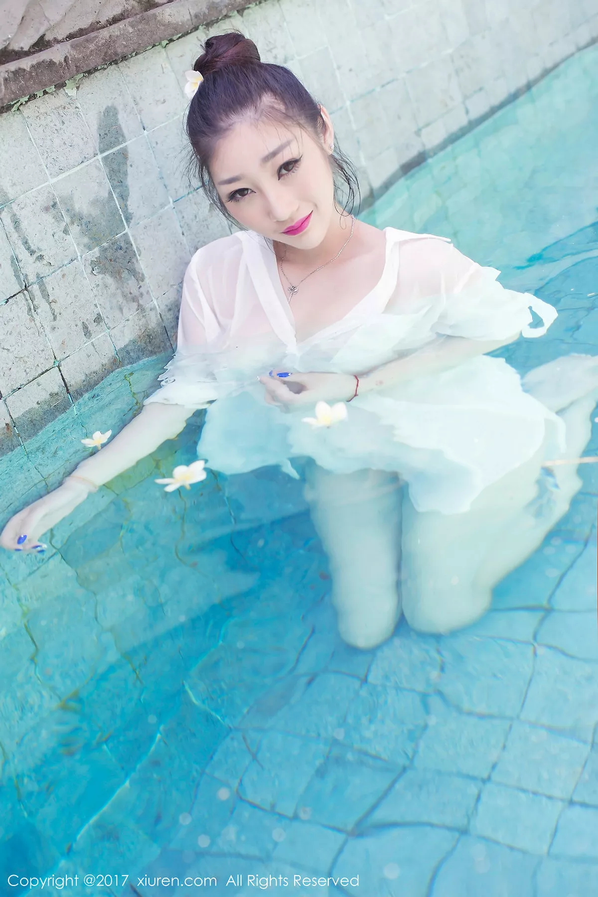 秀人集.com_[XiuRen秀人网]No.781_嫩模妲己_Toxic室外浴缸里全裸泡泡浴大尺度爆乳诱惑写真56P