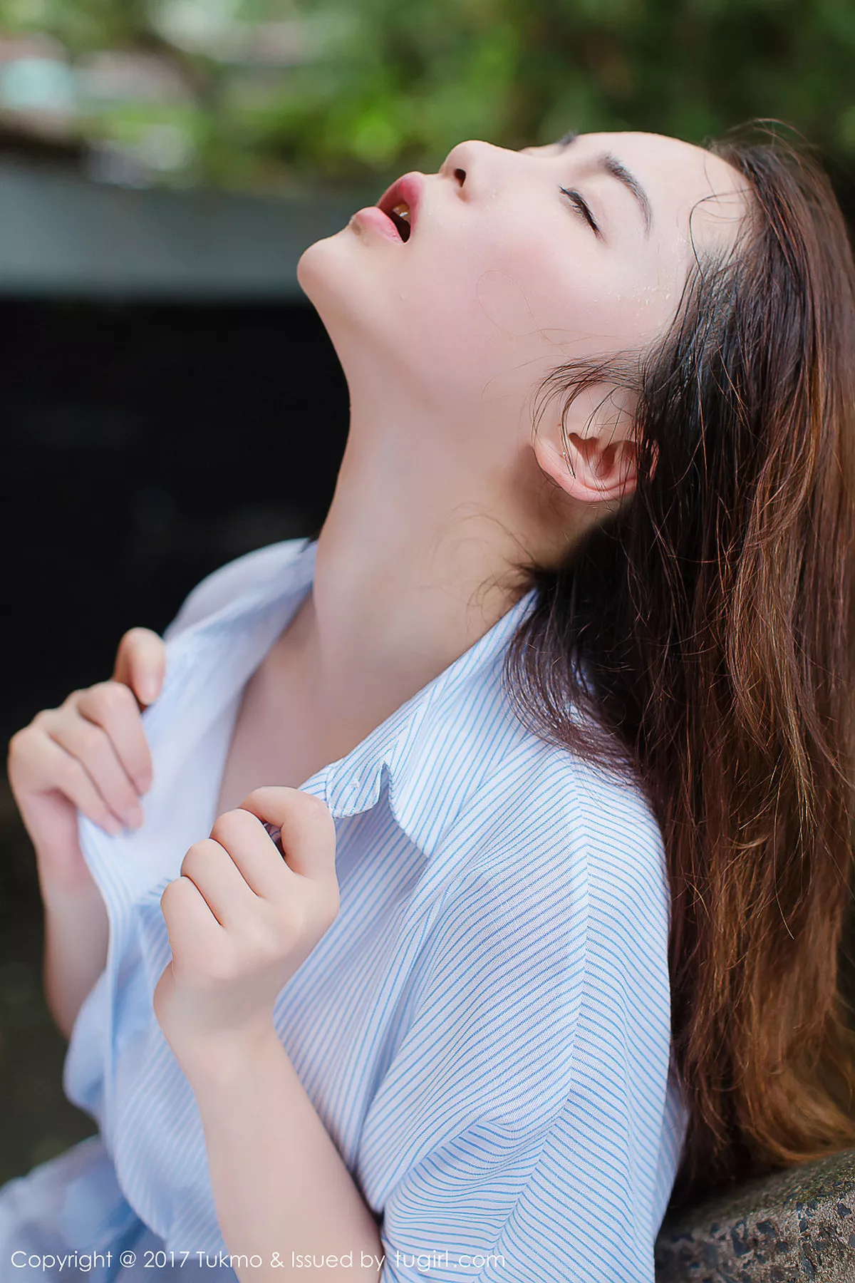 秀人集.com_[Tukmo兔几盟]Vol.099_新人妹子绵绵户外清爽连身裙西瓜外拍阳光甜美写真40P