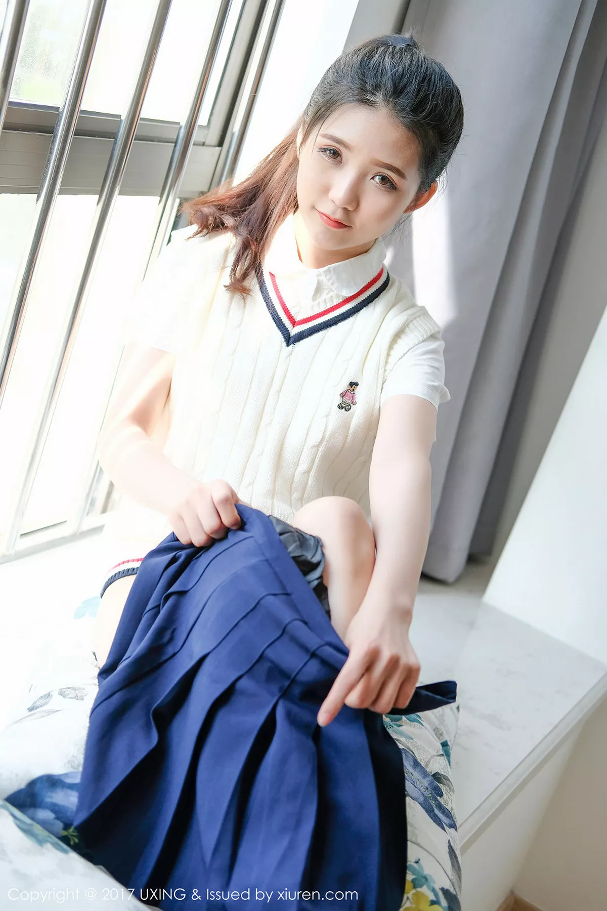 秀人集.com_[UXING优星馆]Vol.056_嫩模可爱的小叶子清纯学生装+居家性感内衣秀美胸写真38P