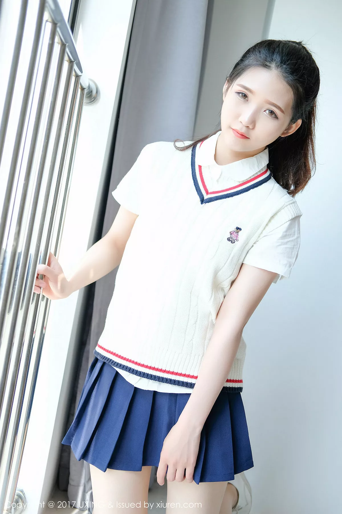 秀人集.com_[UXING优星馆]Vol.056_嫩模可爱的小叶子清纯学生装+居家性感内衣秀美胸写真38P