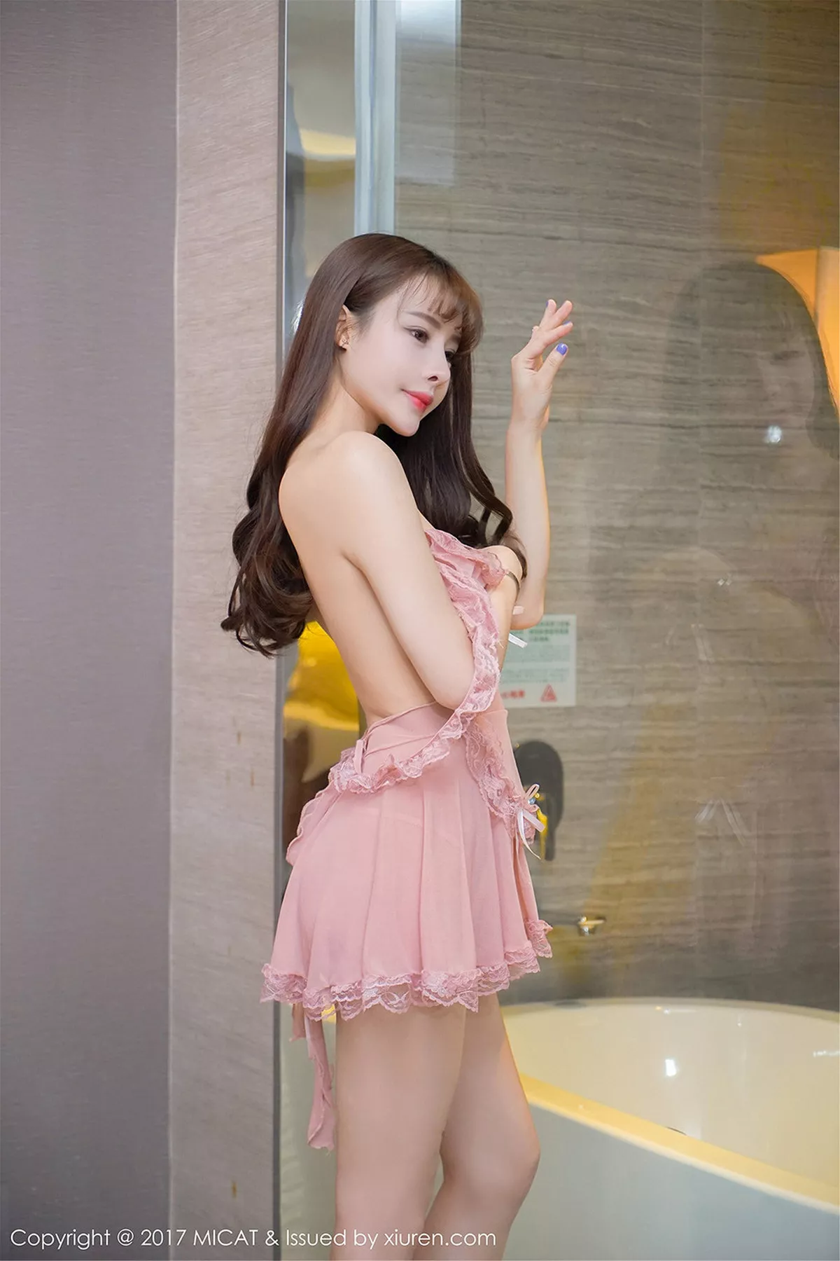 秀人集.com_[MICAT猫萌榜]Vol.019_嫩模雪瑞Lisa白色高叉连体内衣吊带白丝袜火辣诱惑写真52P