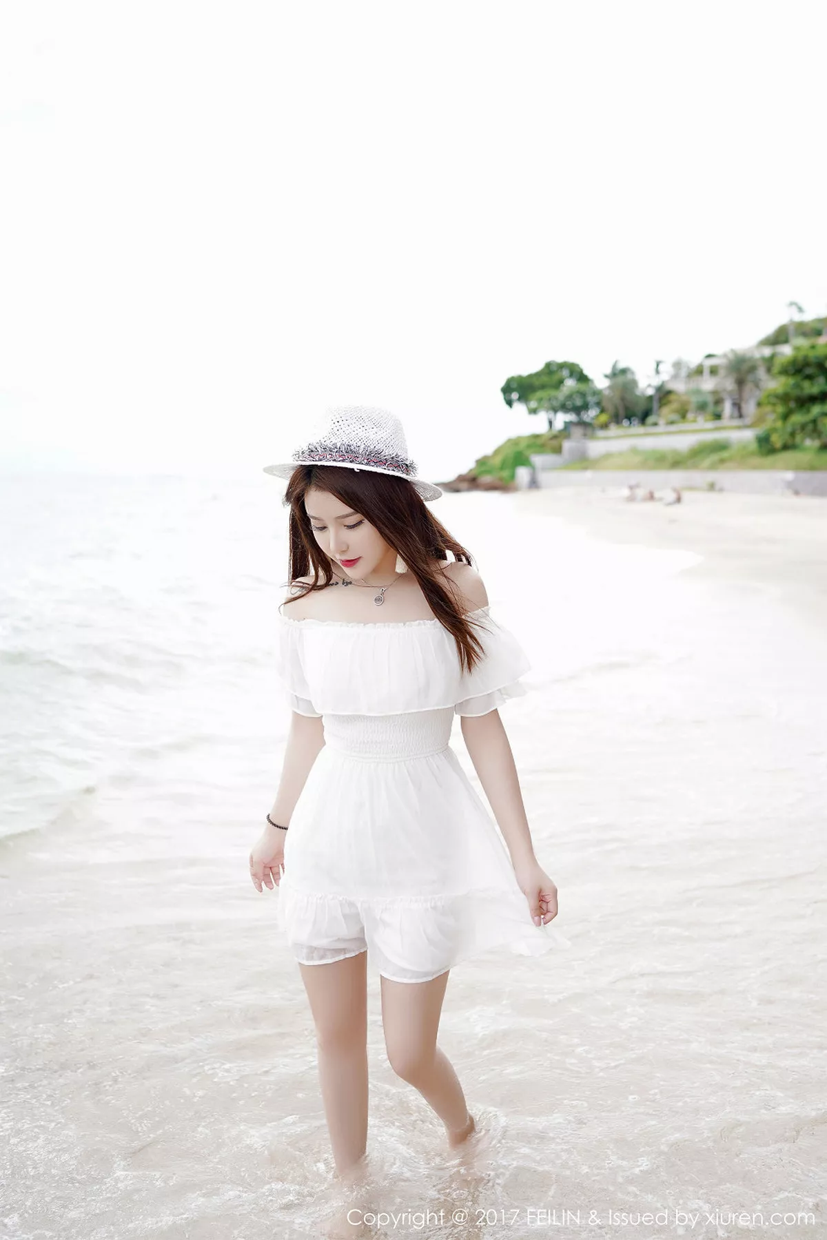 秀人集.com_[FeiLin嗲囡囡]Vol.104_嫩模芷儿Momoko海边清纯白色薄纱裙+全裸泡泡浴诱惑写真40P