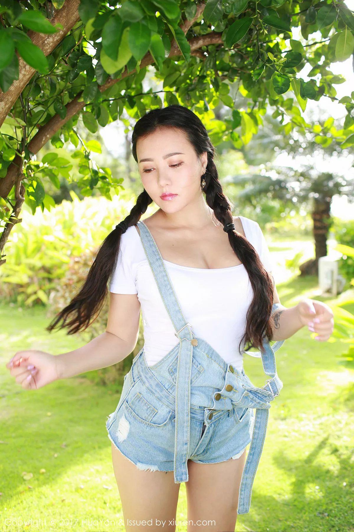 秀人集.com_[HuaYan花の颜]Vol.047_嫩模Manuela玛鲁娜塞班岛旅拍丁字裤秀丰满翘臀诱惑写真46P