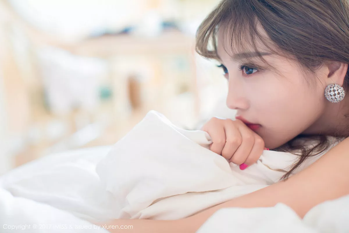 秀人集.com_[IMISS爱蜜社]Vol.183_女神杨晨晨sugar塞班岛旅拍白色蕾丝情趣内衣完美诱惑写真45P