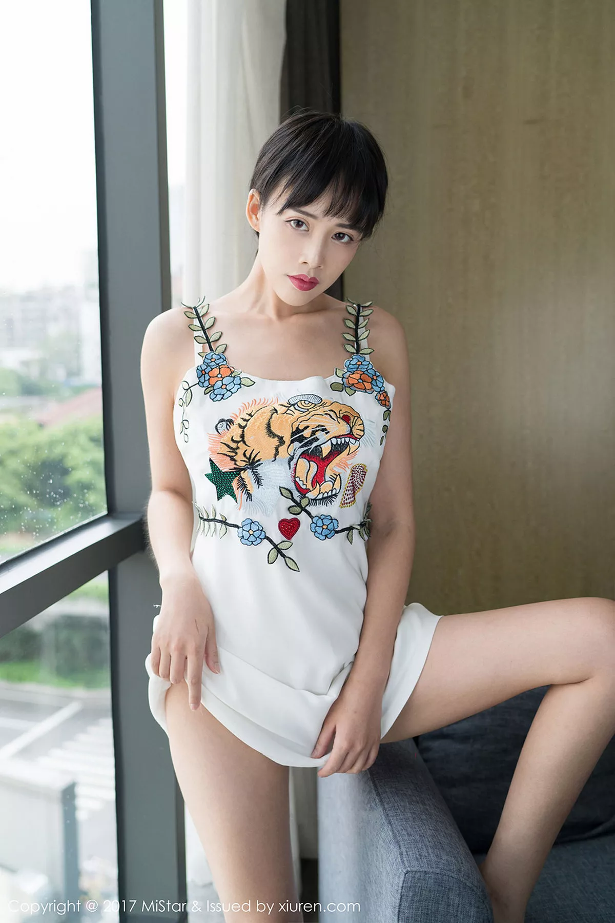 秀人集.com_[MiStar魅妍社]Vol.183_高挑美女周周居家性感白色内衣半脱秀丰乳肥臀诱惑写真47P