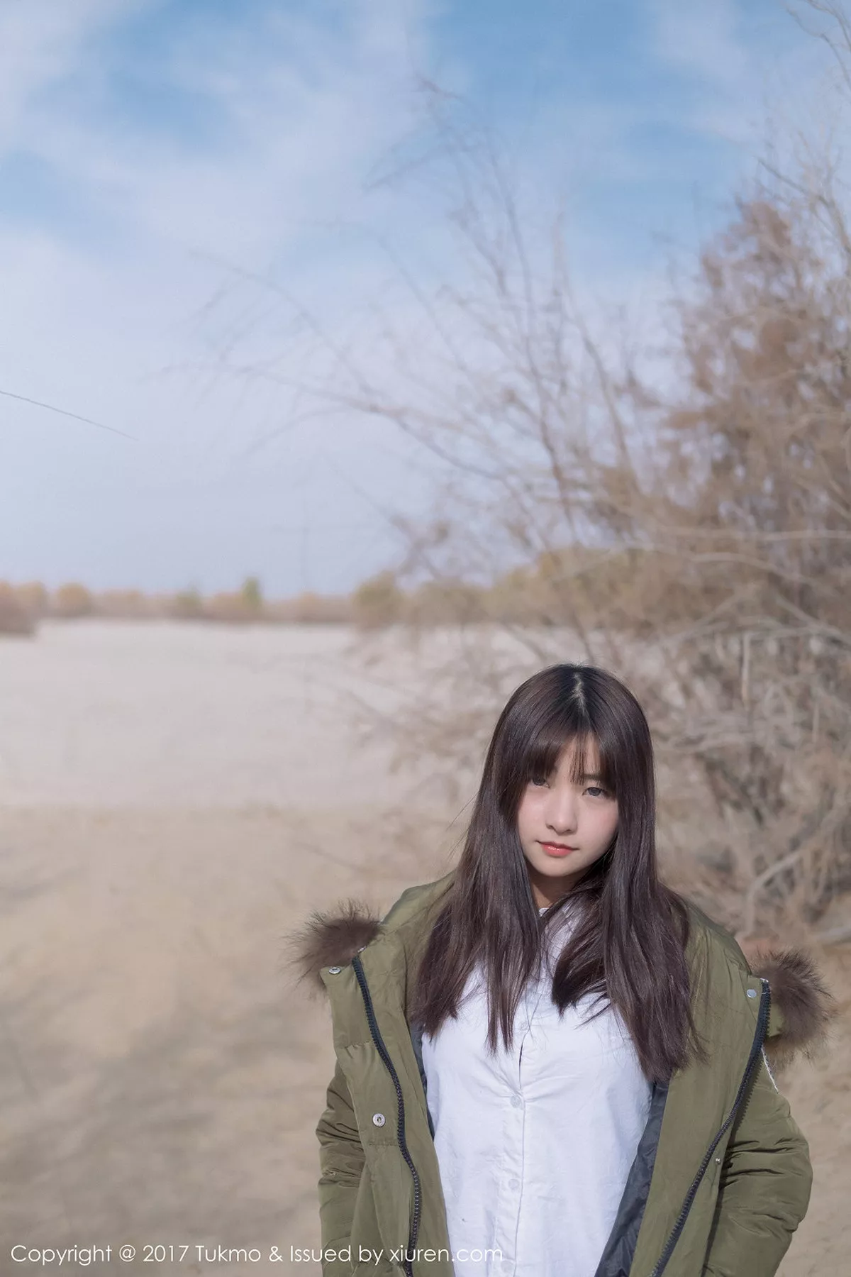 秀人集.com_[Tukmo兔几盟]Vol.103_嫩模球球沙漠之旅军大衣下的白衬衣黑色内衣完美身材写真42P