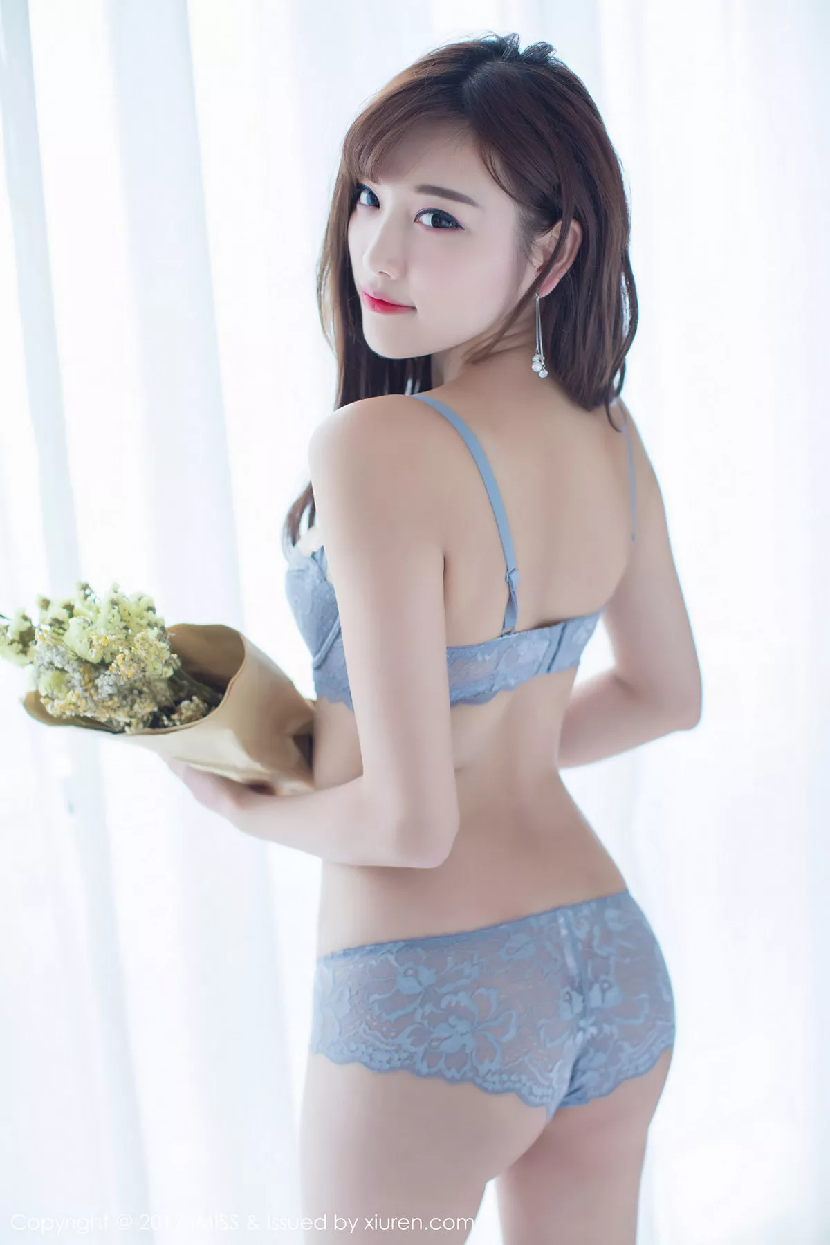 秀人集.com_[IMISS爱蜜社]Vol.181_嫩模杨晨晨sugar性感内衣秀美胸吊带情趣丝袜美腿诱惑写真45P