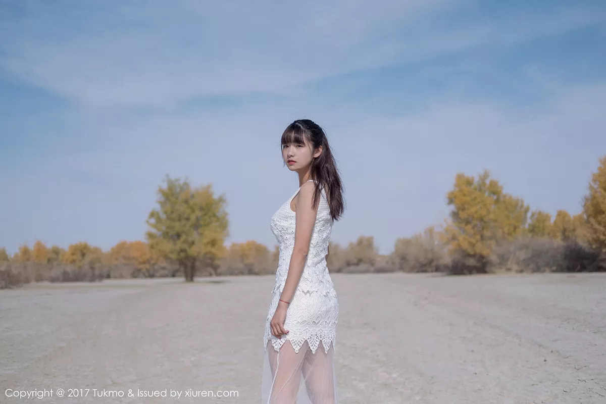 秀人集.com_[Tukmo兔几盟]Vol.103_嫩模球球沙漠之旅军大衣下的白衬衣黑色内衣完美身材写真42P