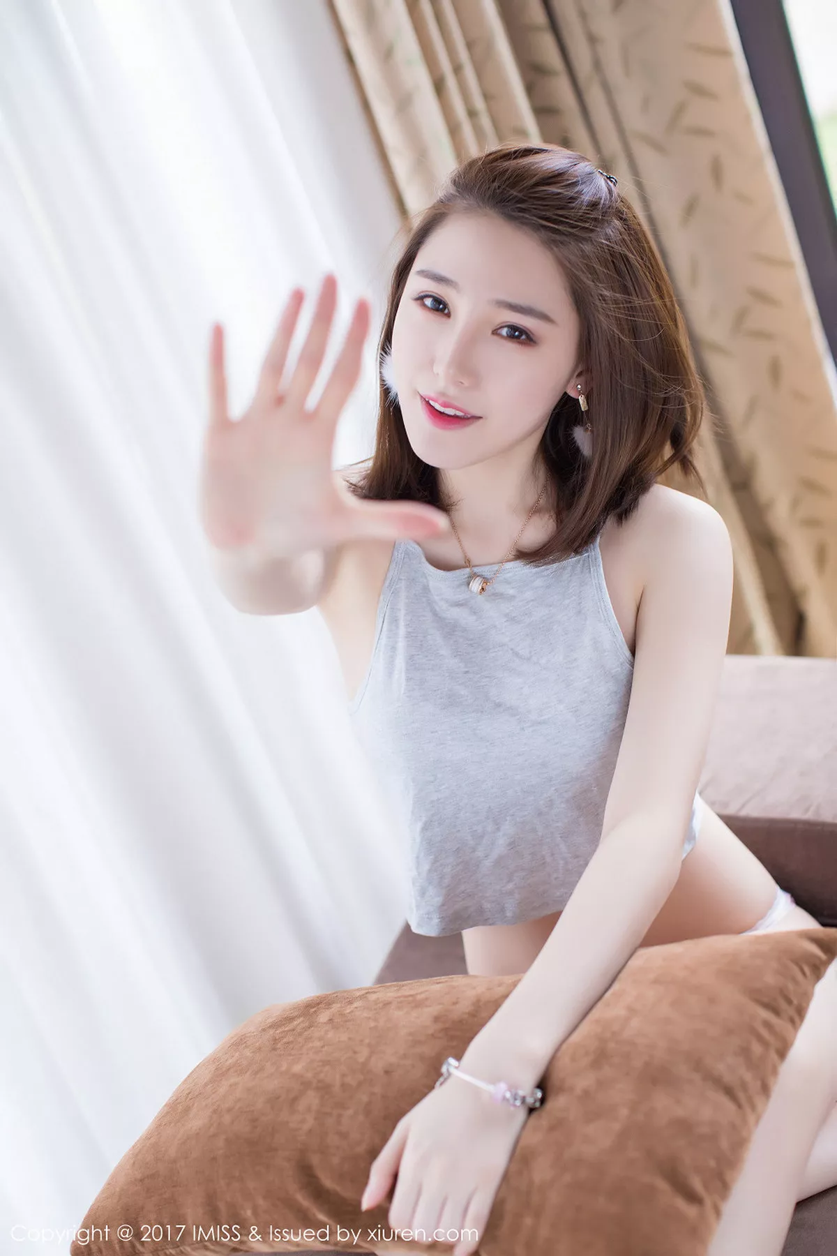 秀人集.com_[IMISS爱蜜社]Vol.186_嫩模刘奕宁Lynn沙巴旅拍半截背心加性感内衣秀完美身材写真35P