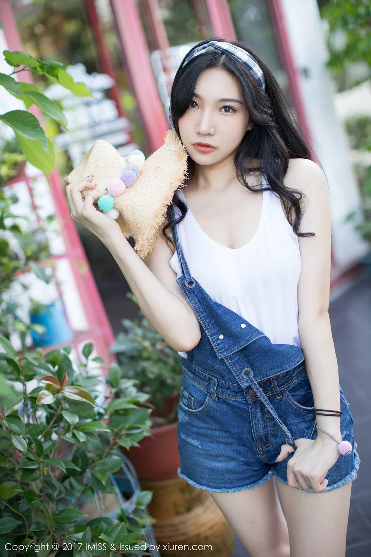 秀人集.com_[IMISS爱蜜社]Vol.180_嫩模小狐狸Sica户外牛仔短裤系列秀完美身材清新迷人写真46P