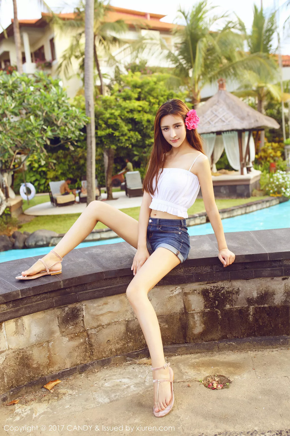 秀人集.com_[Candy糖果画报]Vol.030_混血嫩模伊莉娜巴厘岛旅拍泳池羽毛比基尼秀完美身材写真52P