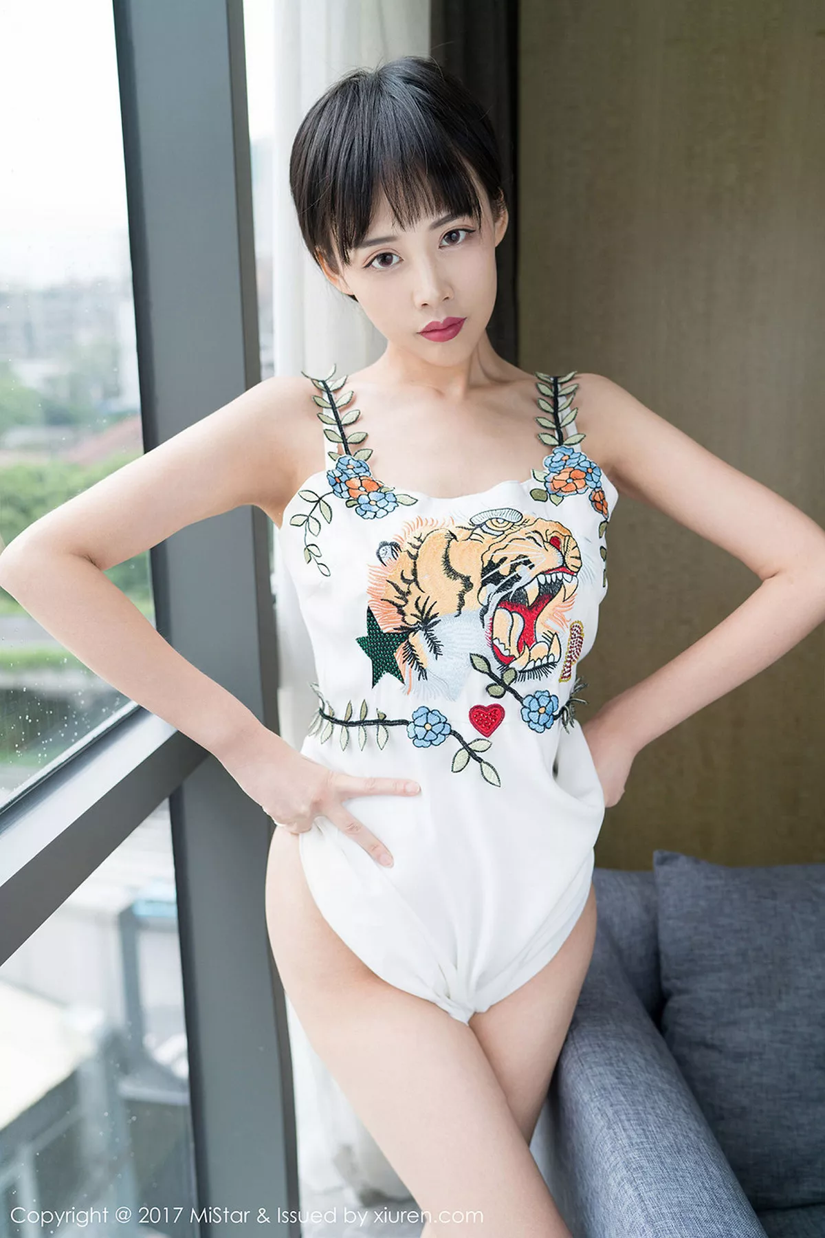 秀人集.com_[MiStar魅妍社]Vol.183_高挑美女周周居家性感白色内衣半脱秀丰乳肥臀诱惑写真47P