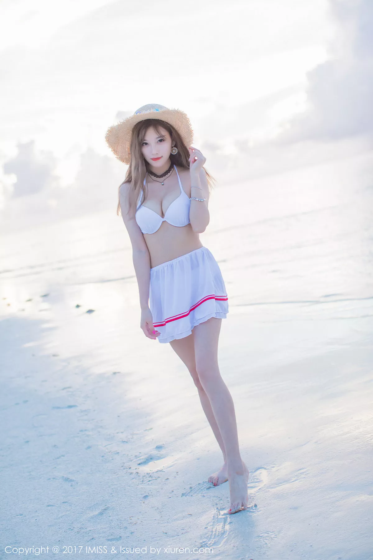 秀人集.com_[IMISS爱蜜社]Vol.185_女神杨晨晨sugar塞班旅拍阳光沙滩清纯服饰秀完美身材写真42P