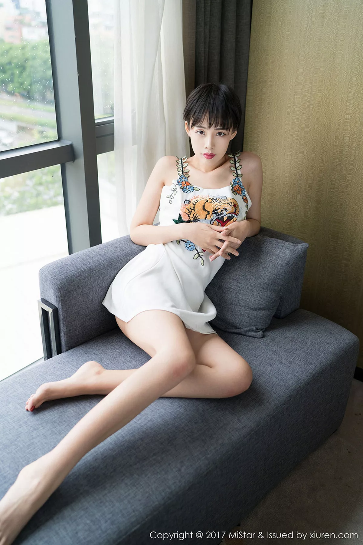 秀人集.com_[MiStar魅妍社]Vol.183_高挑美女周周居家性感白色内衣半脱秀丰乳肥臀诱惑写真47P