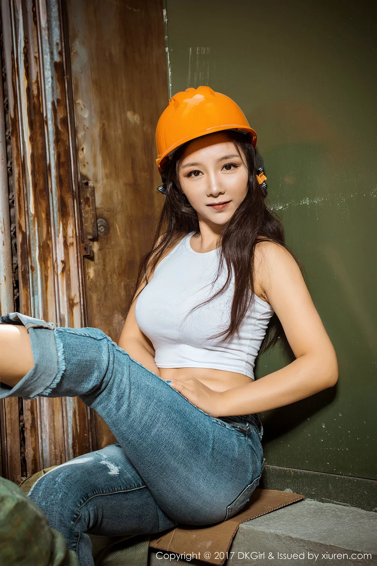 秀人集.com_[DKGirl御女郎]Vol.043_高颜值嫩模媛美人狂野电工真空露半球完美曲线诱惑写真53P