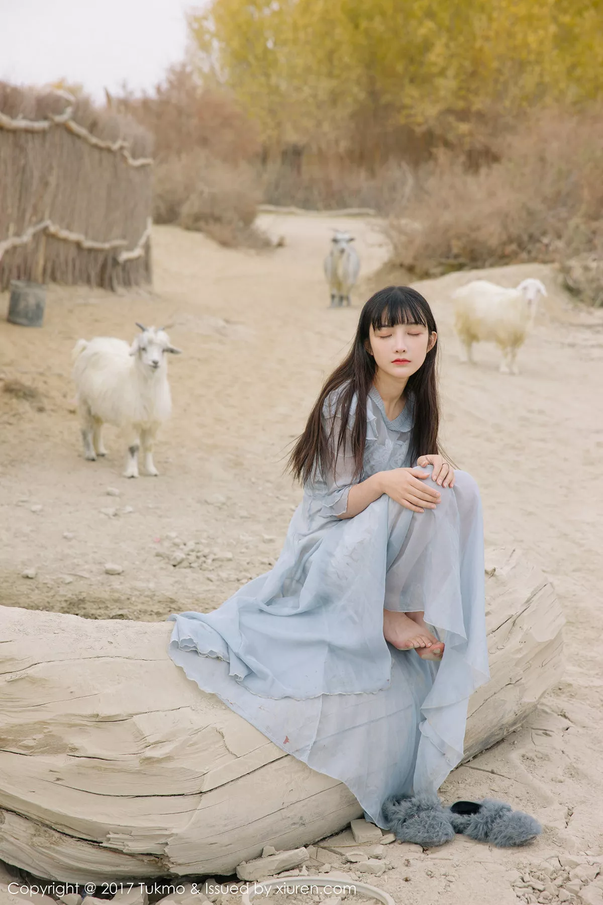 秀人集.com_[Tukmo兔几盟]Vol.104_美女主播之应沙漠旅拍清新连身裙系列唯美迷人写真40P
