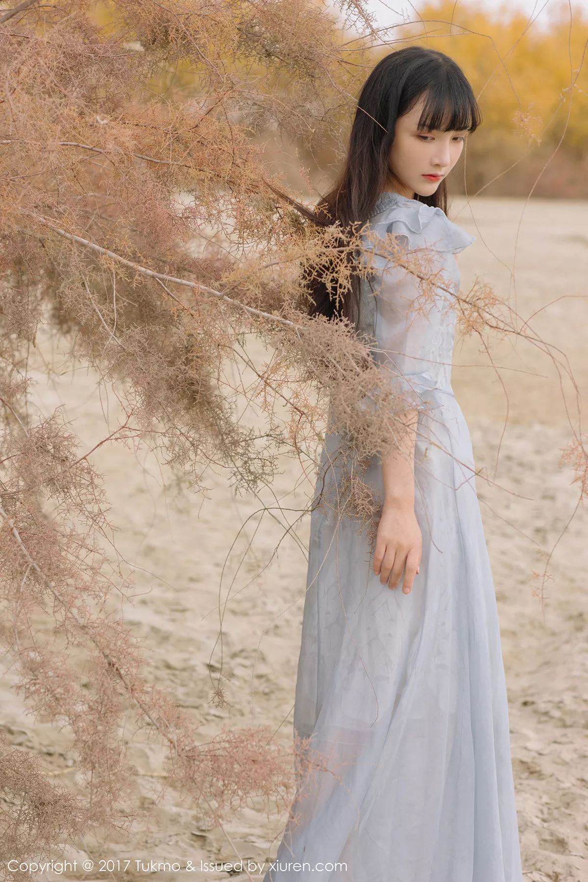 秀人集.com_[Tukmo兔几盟]Vol.104_美女主播之应沙漠旅拍清新连身裙系列唯美迷人写真40P