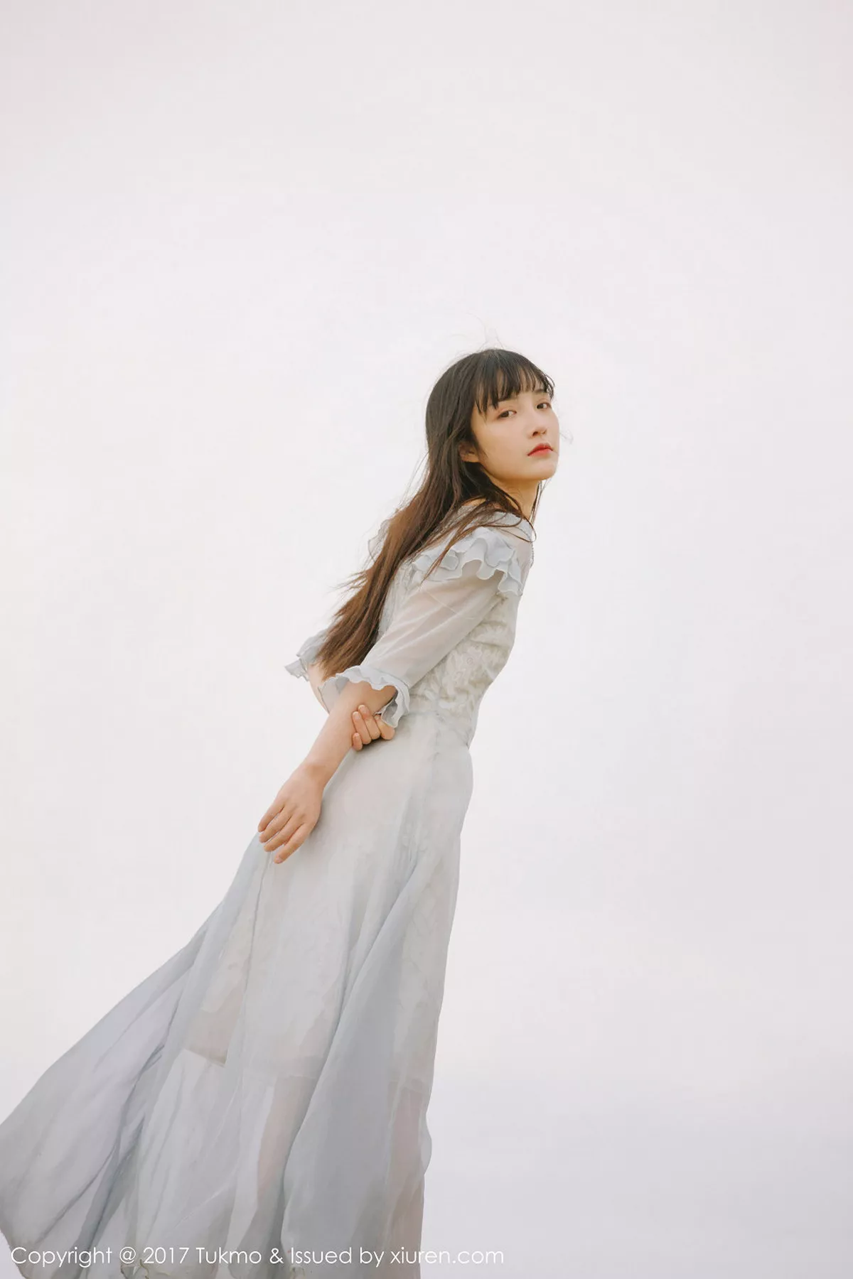 秀人集.com_[Tukmo兔几盟]Vol.104_美女主播之应沙漠旅拍清新连身裙系列唯美迷人写真40P