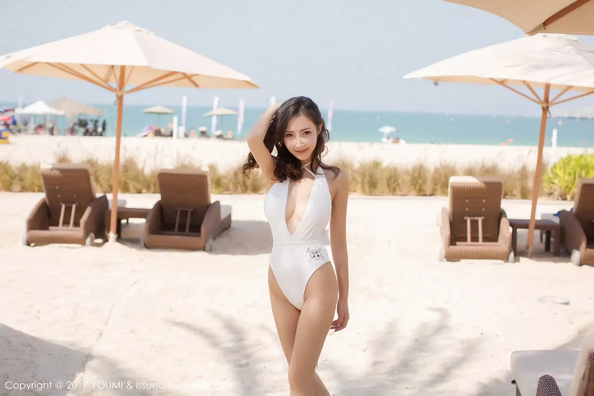 秀人集.com_[YouMi尤蜜荟]Vol.078_女神Yumi-尤美迪拜旅拍白色比基尼秀完美身材性感写真44P