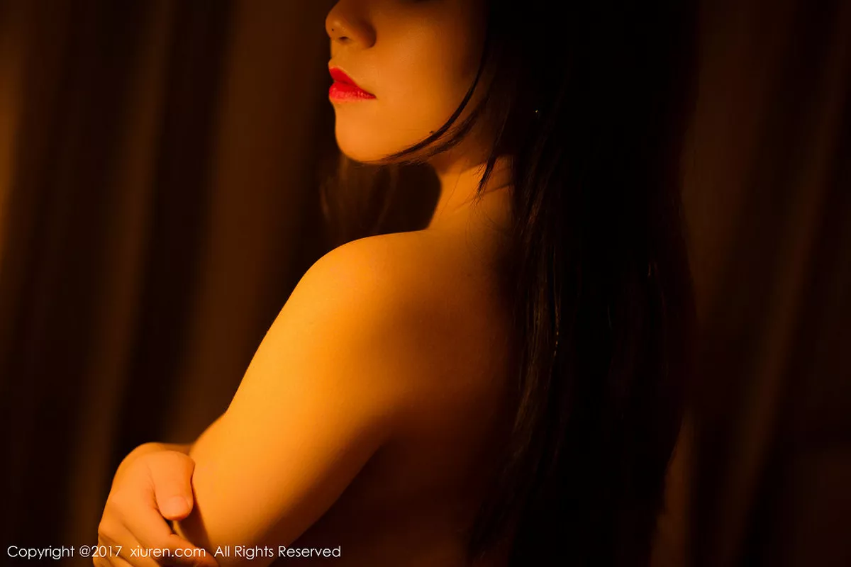 秀人集.com_[XiuRen秀人网]No.823_嫩模吃白菜的vi菜菜居家私房全裸秀诱人酮体极致诱惑写真48P