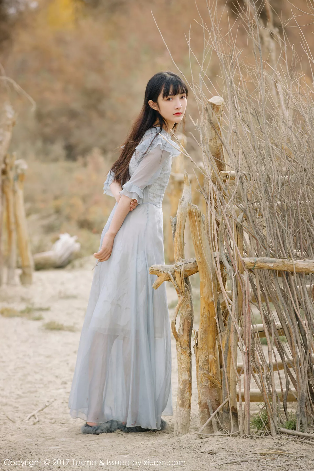 秀人集.com_[Tukmo兔几盟]Vol.104_美女主播之应沙漠旅拍清新连身裙系列唯美迷人写真40P