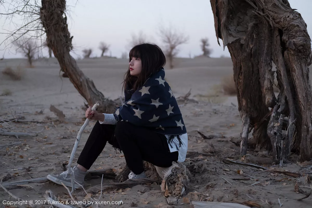 秀人集.com_[Tukmo兔几盟]Vol.105_嫩模球球沙漠之旅第三套万般风情绕眉梢可爱迷人写真40P