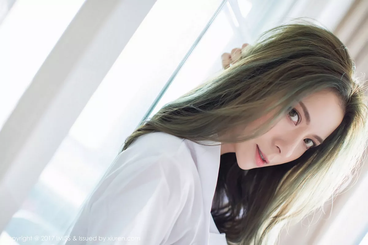 秀人集.com_[IMISS爱蜜社]Vol.198_高挑美女carry白衬衣下性感白嫩美腿加黑色内衣诱惑写真54P