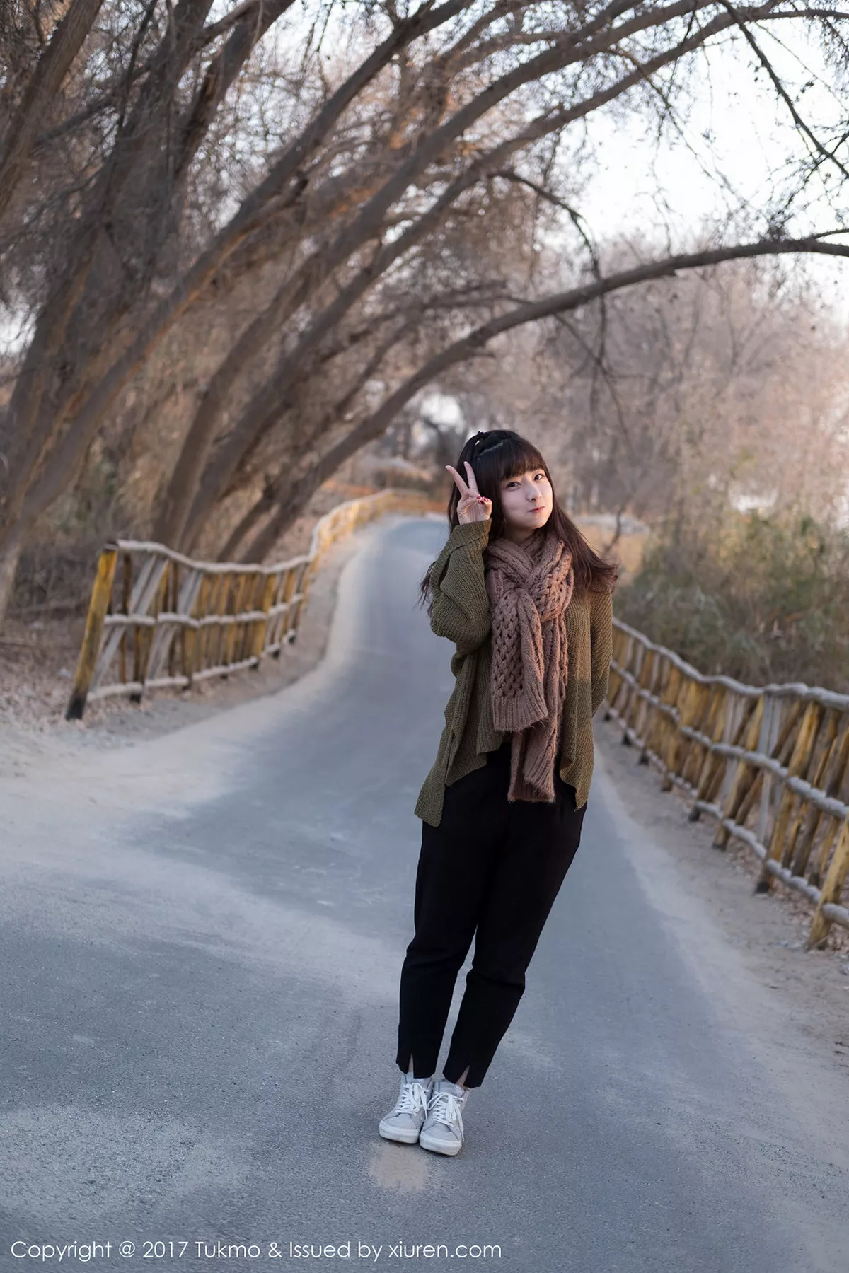 秀人集.com_[Tukmo兔几盟]Vol.105_嫩模球球沙漠之旅第三套万般风情绕眉梢可爱迷人写真40P