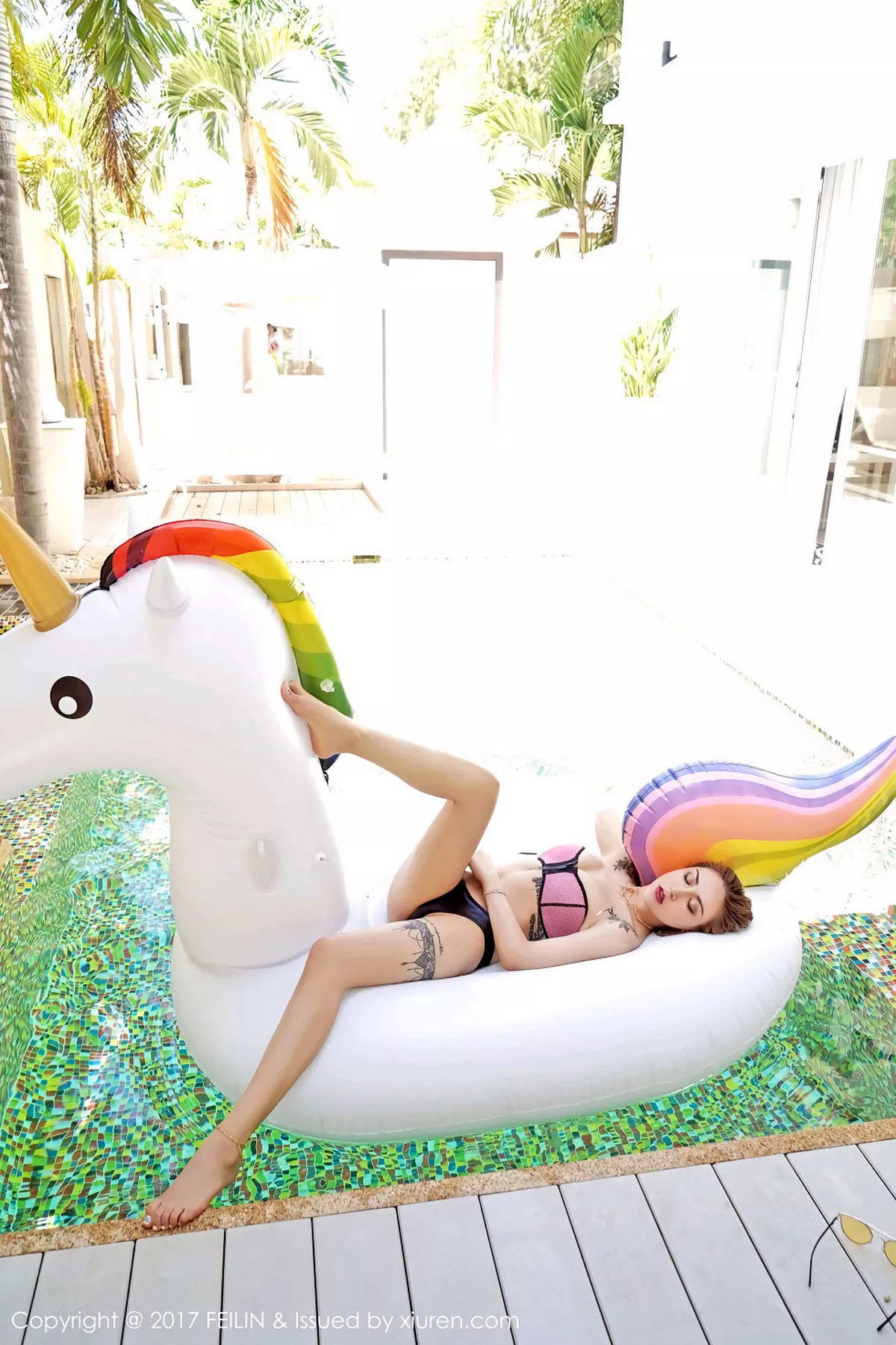 秀人集.com_[FeiLin嗲囡囡]Vol.112_嫩模晗大大Via泳池里性感比基尼秀完美身材湿身诱惑写真37P