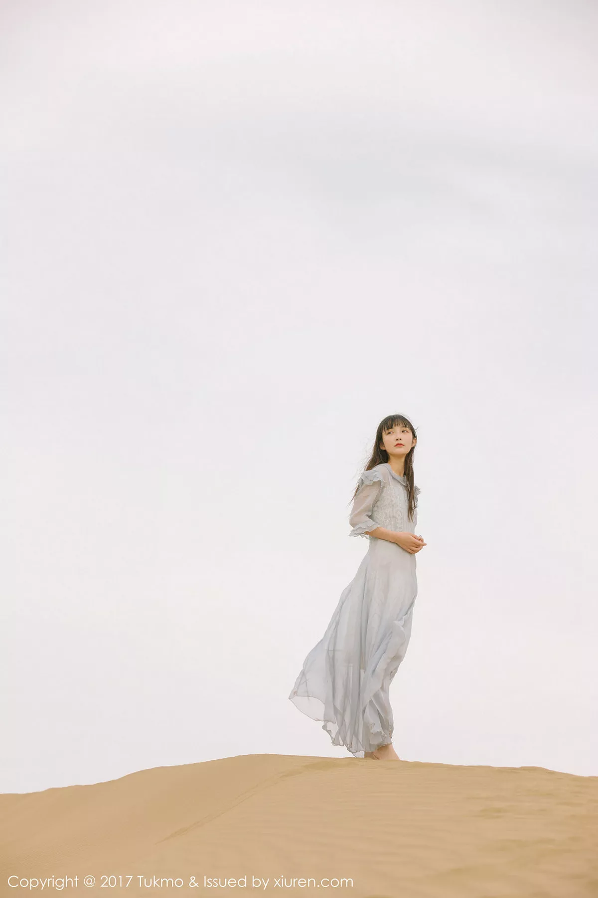 秀人集.com_[Tukmo兔几盟]Vol.104_美女主播之应沙漠旅拍清新连身裙系列唯美迷人写真40P