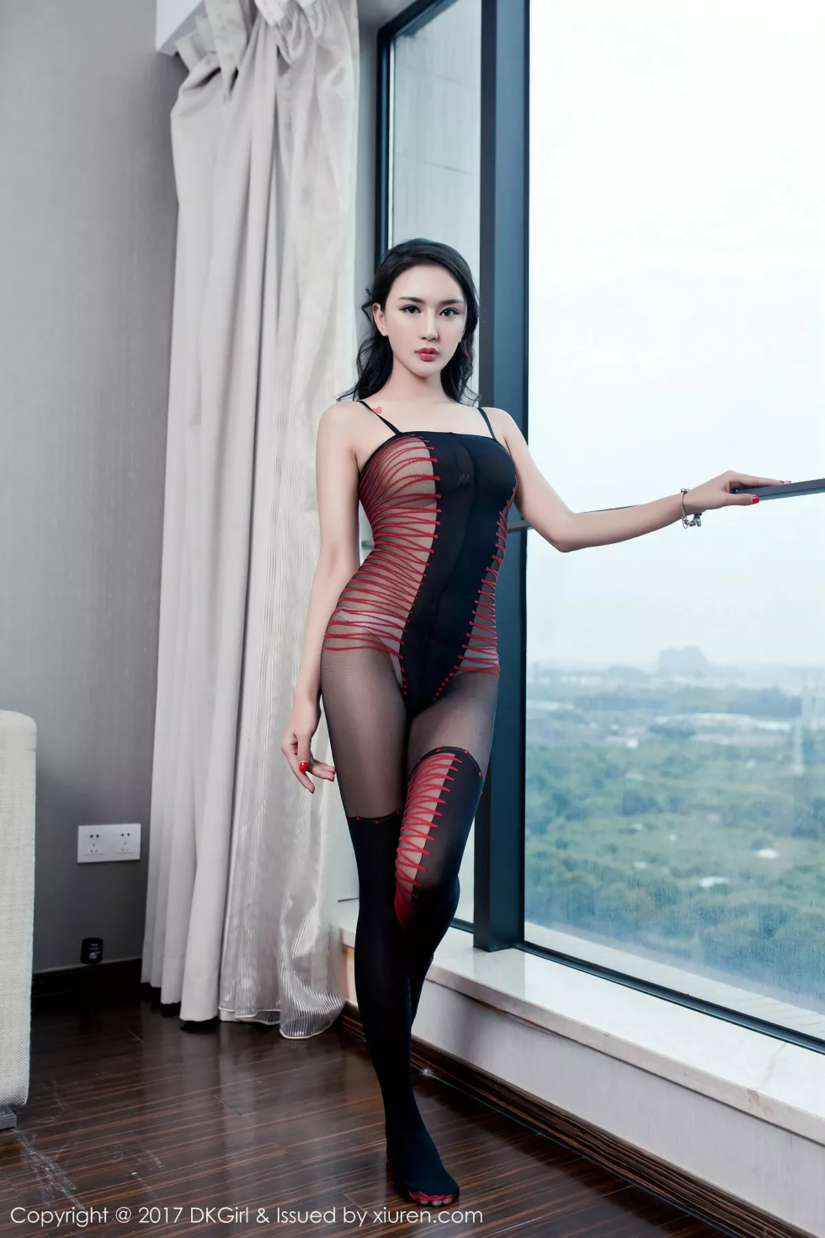 秀人集.com_[DKGirl御女郎]Vol.047_嫩模梅哥灰色背心真空美乳激凸完美身材翘臀诱惑写真55P