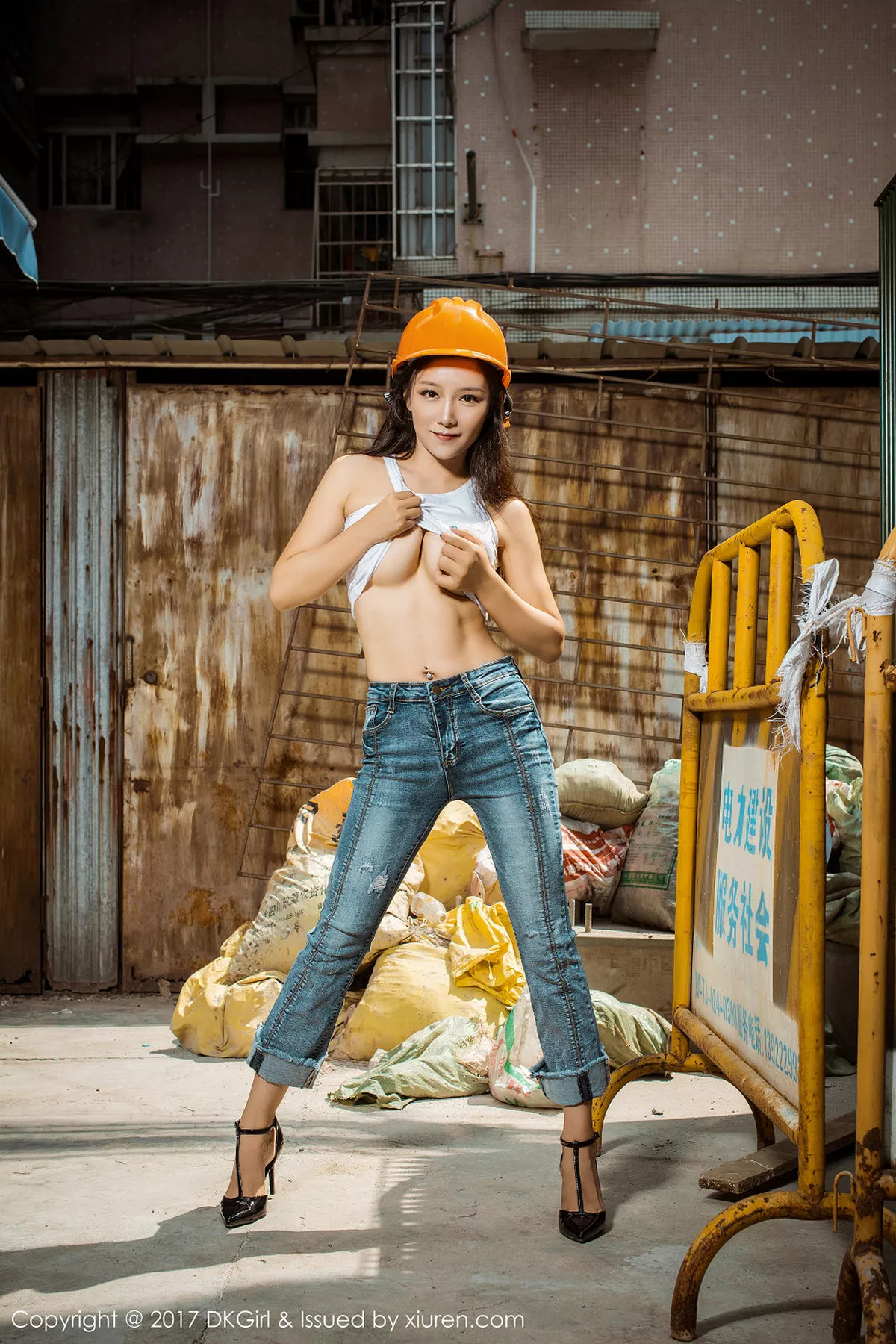 秀人集.com_[DKGirl御女郎]Vol.043_高颜值嫩模媛美人狂野电工真空露半球完美曲线诱惑写真53P