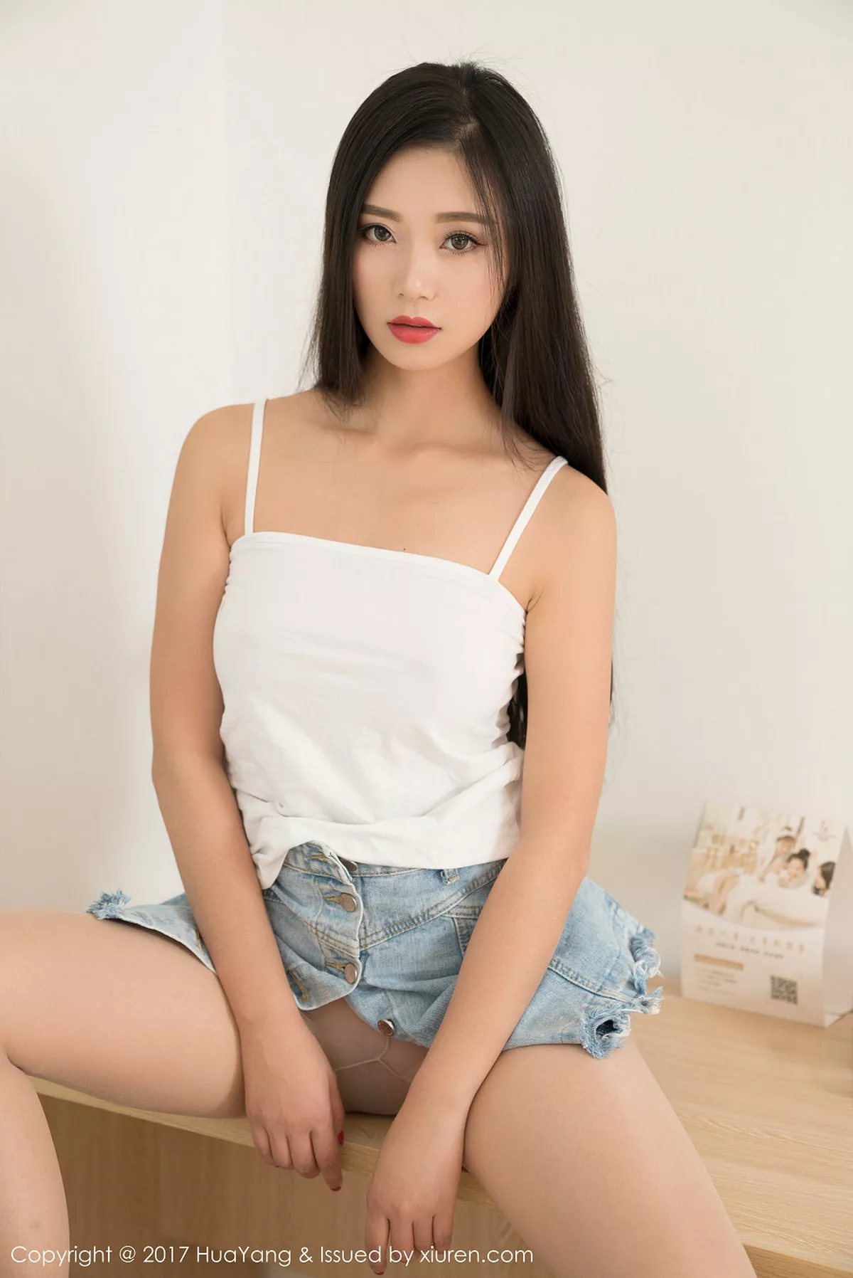 秀人集.com_[HuaYang花漾]Vol.013_丽质美女宋-KiKi紫色吊带睡裙加无内肉丝裤袜撩人诱惑写真41P