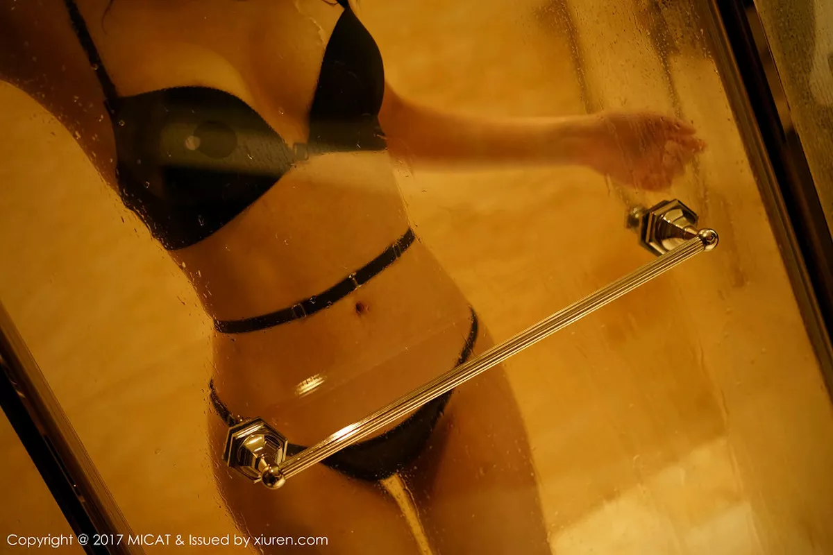 秀人集.com_[MICAT猫萌榜]Vol.030_嫩模叶佳颐浴室里性感黑色内衣湿身秀豪乳翘臀诱惑写真44P