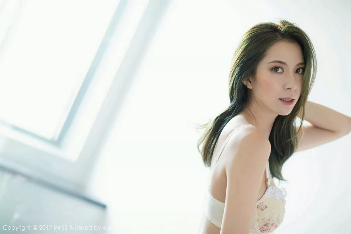 秀人集.com_[IMISS爱蜜社]Vol.204_气质美女Carry居家私房内衣系列秀完美身材性感迷人写真47P