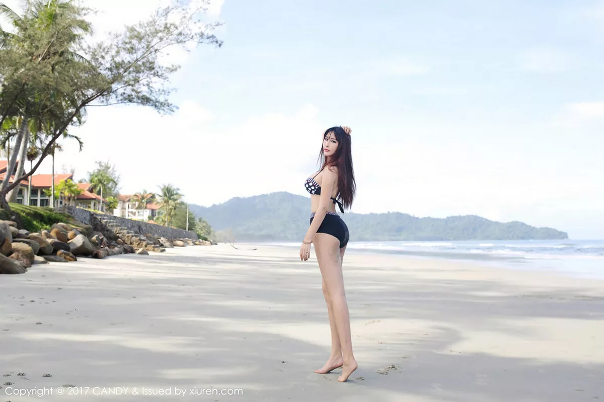 秀人集.com_[Candy糖果画报]Vol.048_性感女神FoxYini孟狐狸沙巴旅拍性感比基尼湿身诱惑写真42P