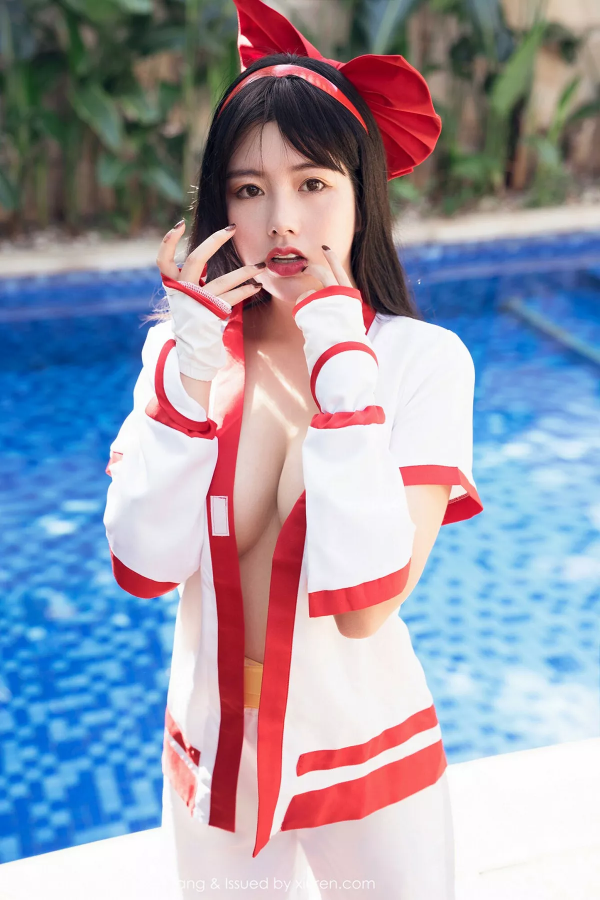 秀人集.com_[HuaYang花漾]Vol.018_女神娜露Selena三亚旅拍荣耀玩家最强福利泳池全裸诱惑写真40P