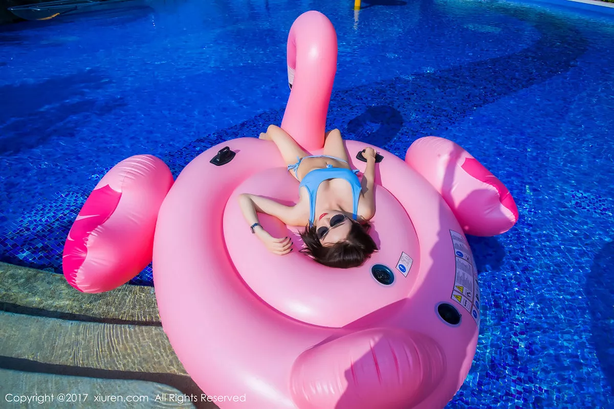 秀人集.com_[XiuRen秀人网]No.858_嫩模廿十海南三亚旅拍蓝天白云海边性感比基尼写真45P